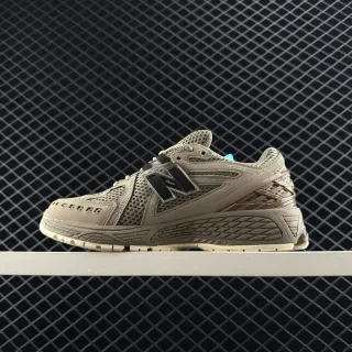 New Balance 441130 বেইজ কালো জালি ও সিন্থেটিক উপর স্কাল্প্টেড মিডসোল চাঙ্কি স্নিকার্স