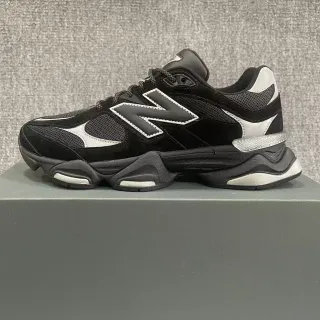 New Balance 9060 Black and White Tênis chunky