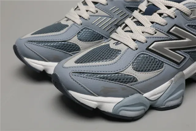 New Balance 9060 Gris y Navy Zapatillas Lifestyle 3