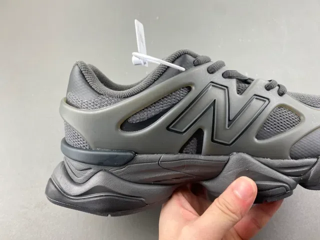 New Balance 9060 Tênis Chunky Cinza Monocromo 3