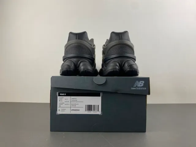 New Balance 9060 Tênis Chunky Cinza Monocromo 17