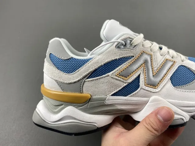 New Balance 9060 White Blue Tan tênis com sola grossa 3