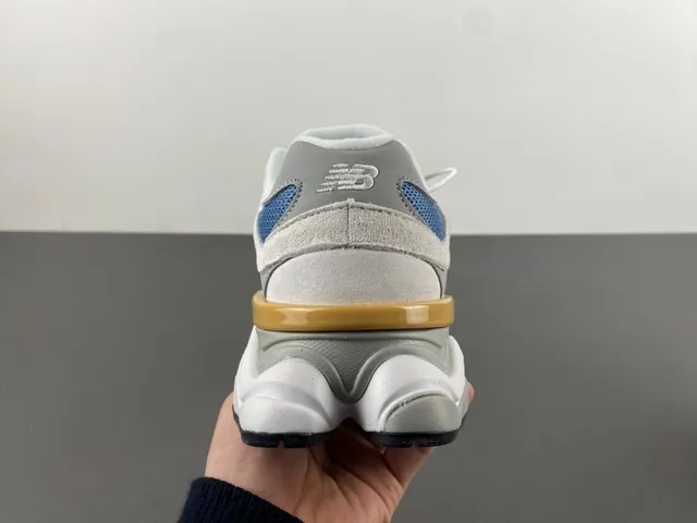 New Balance 9060 White Blue Tan tênis com sola grossa 4
