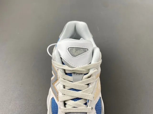 New Balance 9060 White Blue Tan tênis com sola grossa 6