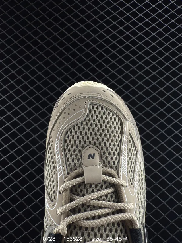 New Balance 9061 Beige Black 厚底运动鞋 2