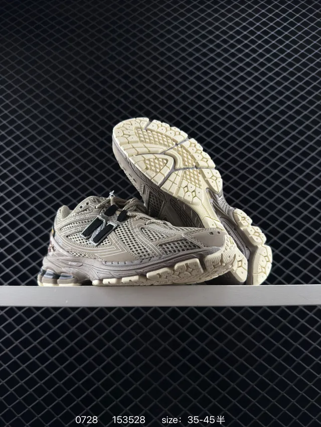 New Balance 9061 Beige Black 厚底运动鞋 5