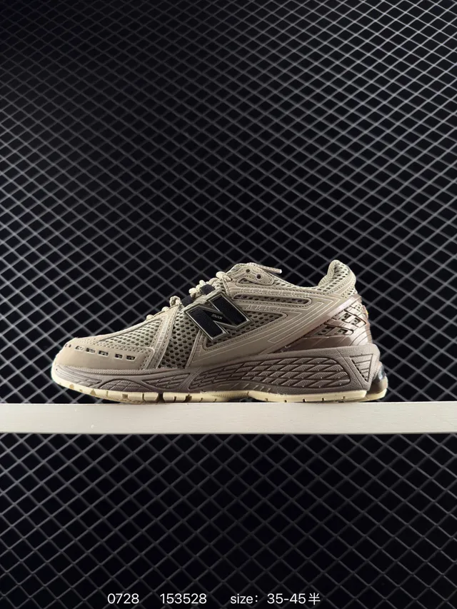 New Balance 9061 Beige Black 厚底运动鞋 6