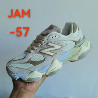 New Balance বেজ ব্লু মিডসোল মিক্সড ম্যাটেরিয়াল আপার চাঙ্কি স্নিকার