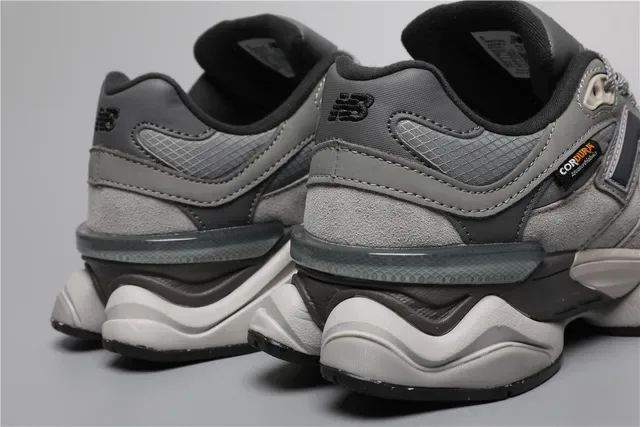 New Balance Cinza Preto Chunky Esculpido Solado Intermediário Camada Malha E Sintético Superior Tênis Lifestyle 2