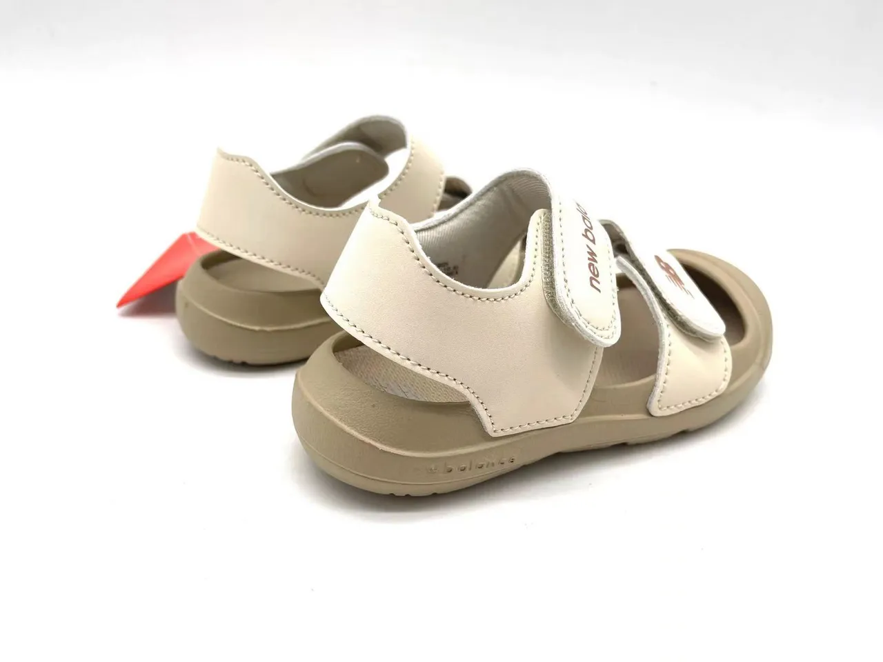 New Balance Niños Correa de dos Velcro dedo cerrado Sandalias Casual 21