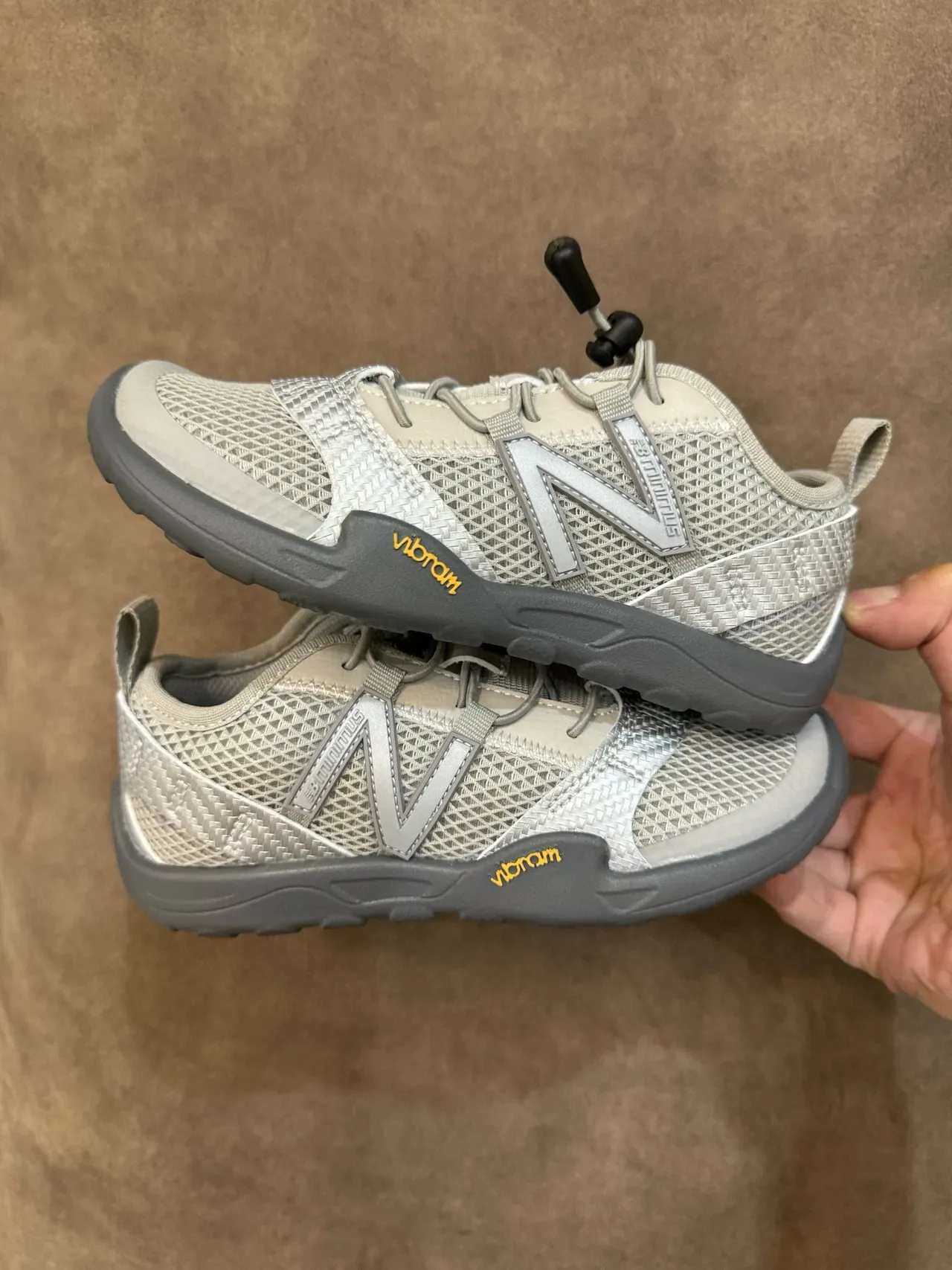 New Balance Minimus Tênis Lifestyle de Malha Preto e Branco 20
