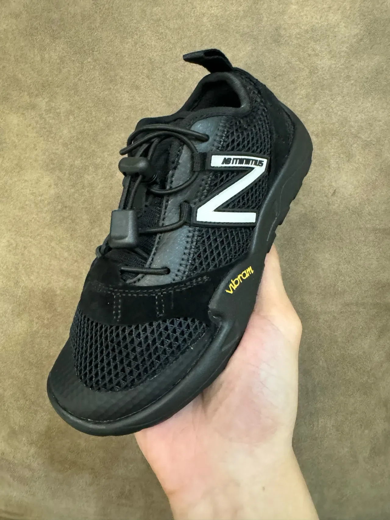 New Balance Minimus Tênis Lifestyle de Malha Preto e Branco 23