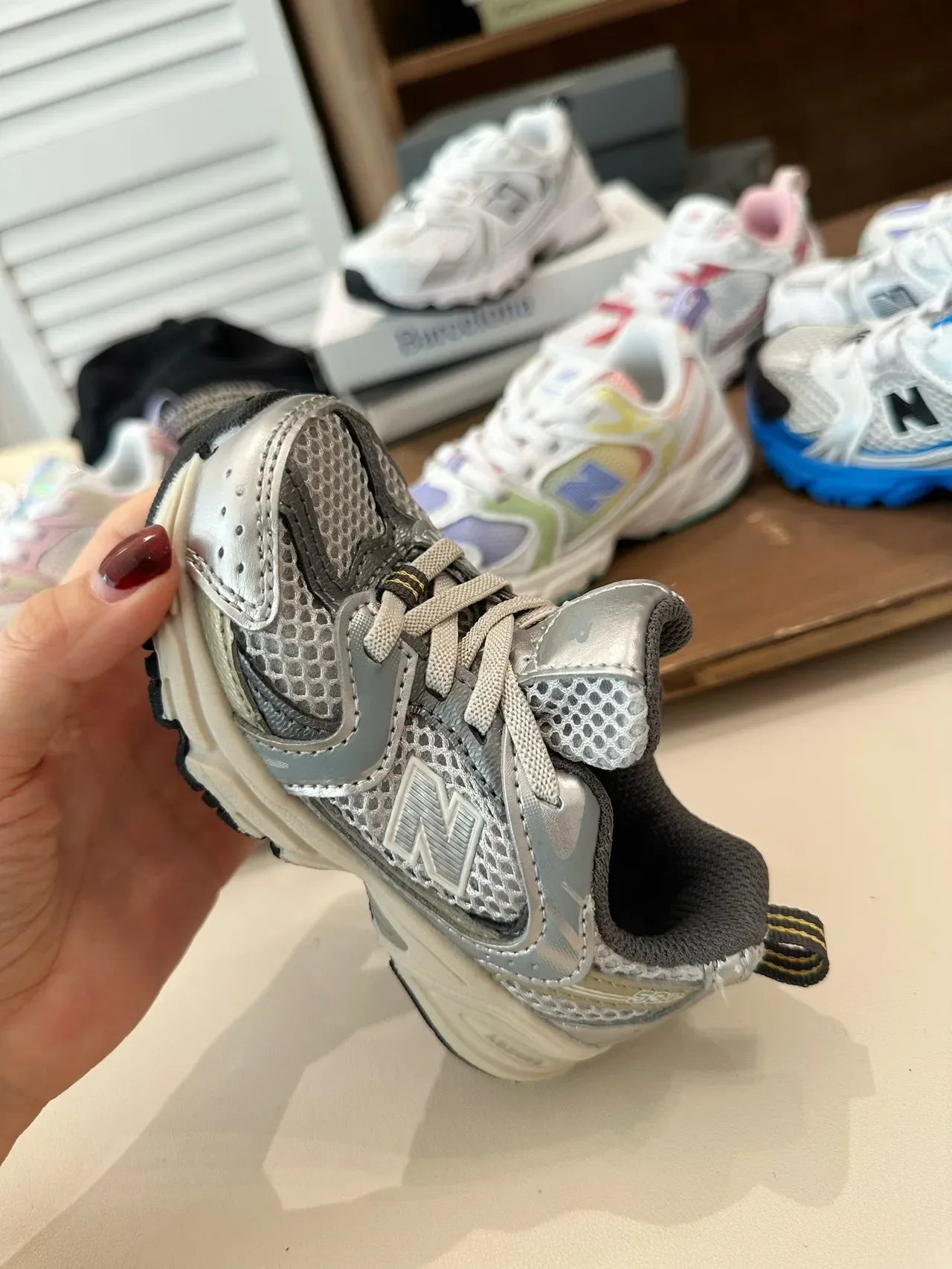 New Balance 粉白厚底中底 网面-合成混合鞋面 生活方式运动鞋 4