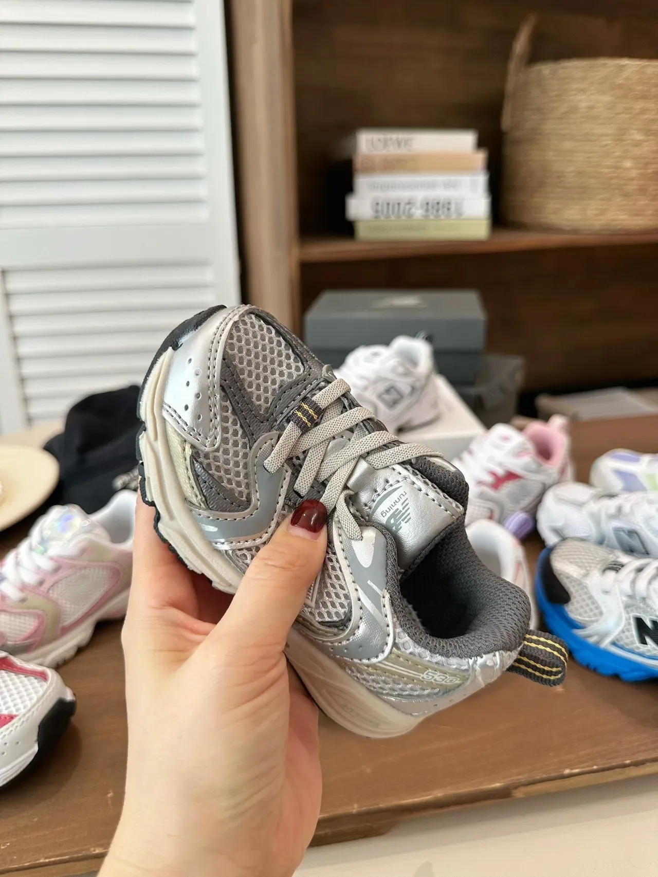 New Balance 粉白厚底中底 网面-合成混合鞋面 生活方式运动鞋 5