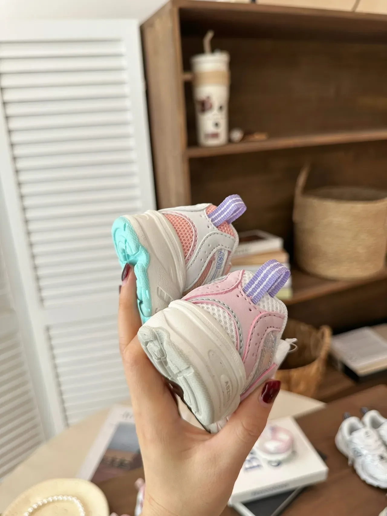 New Balance 粉白厚底中底 网面-合成混合鞋面 生活方式运动鞋 10
