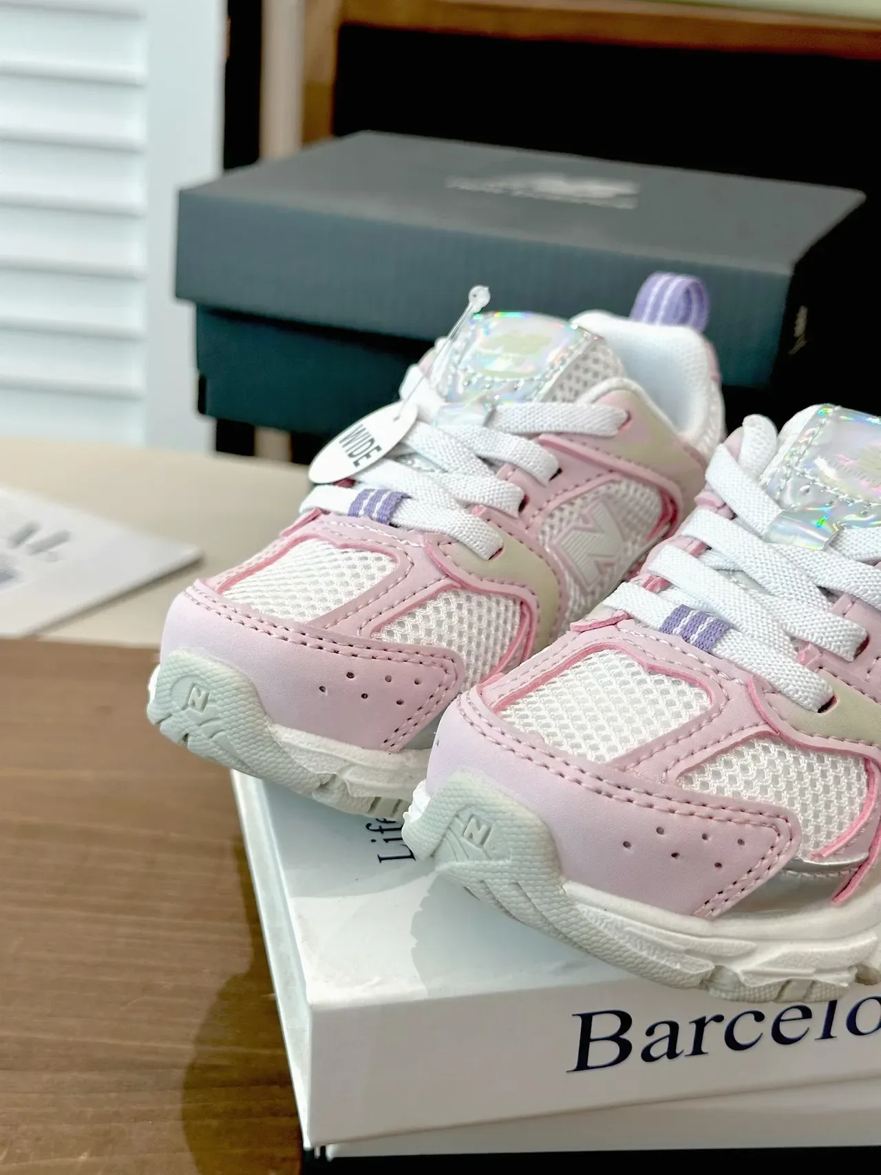 New Balance 粉白厚底中底 网面-合成混合鞋面 生活方式运动鞋 21