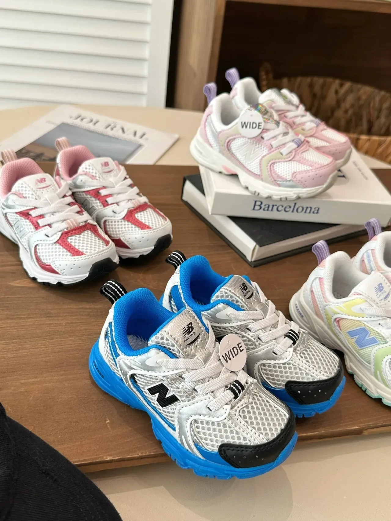 New Balance 粉白厚底中底 网面-合成混合鞋面 生活方式运动鞋 23