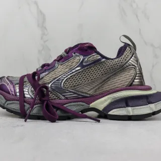 New Balance বেগুনি ধূসর লেয়ার্ড মেশ এবং সিন্থেটিক আপার স্কাল্প্টেড মাল্টি-টোন মিডসোল চাঙ্কি স্নিকার্স