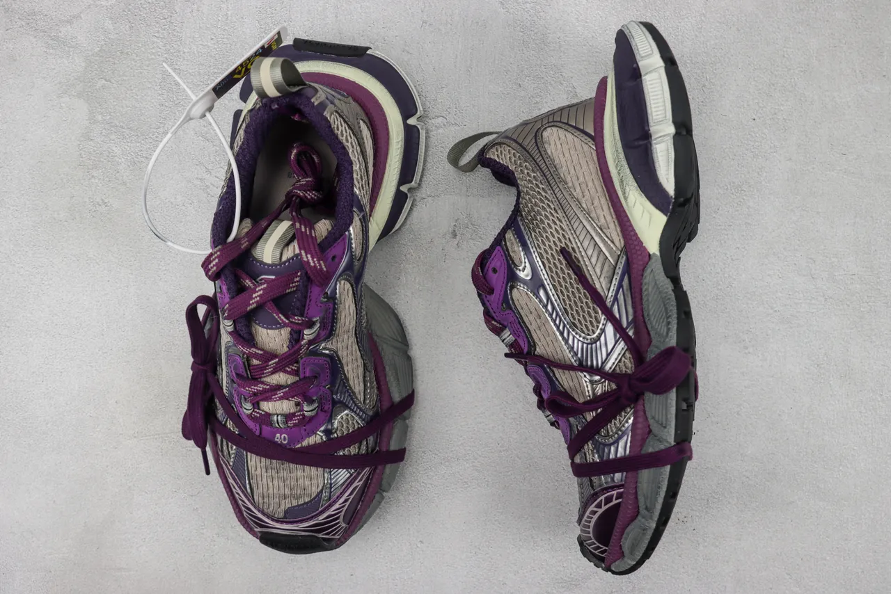 New Balance حذاء رياضي chunky بلون أرجواني رمادي مع upper من شبكة وصناعي في طبقات، midsole منحوت متعدد الألوان 3