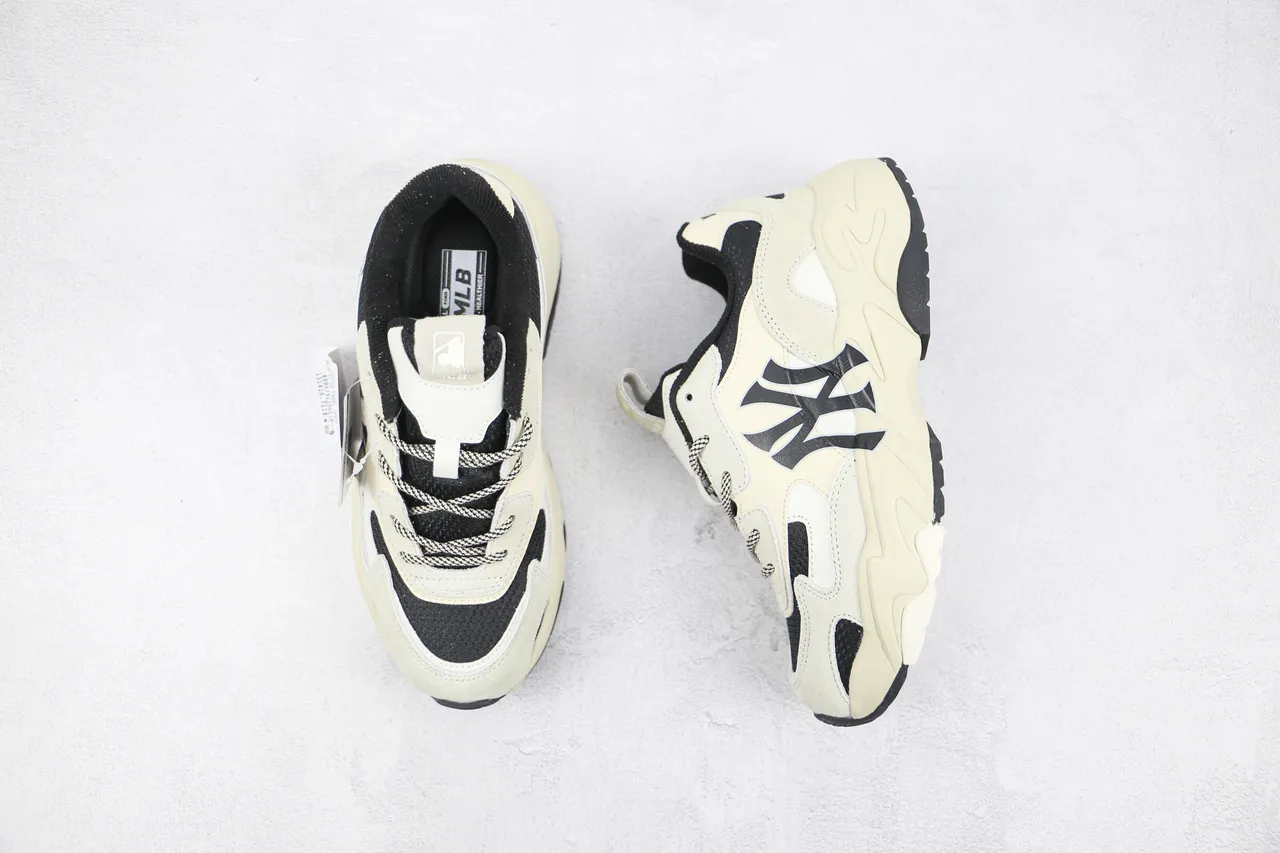 New Era Chunky Runner Bege Preto Silhueta Oversized NY Logo Chunky Sneakers 3
