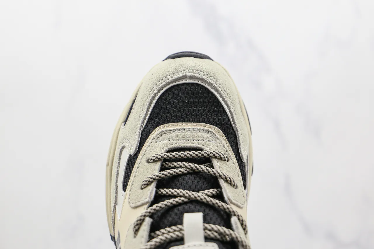 New Era Chunky Runner Bege Preto Silhueta Oversized NY Logo Chunky Sneakers 6