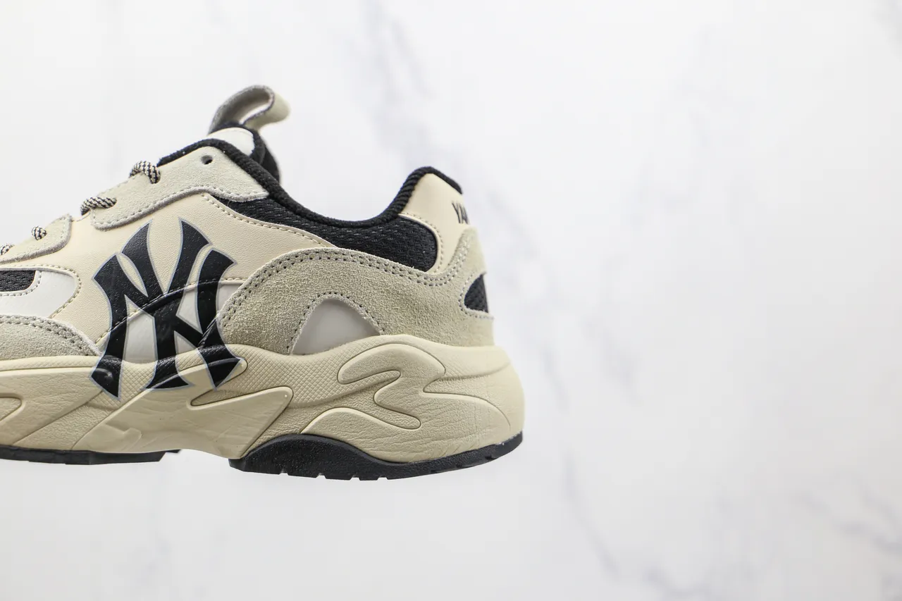 New Era Chunky Runner Bege Preto Silhueta Oversized NY Logo Chunky Sneakers 7