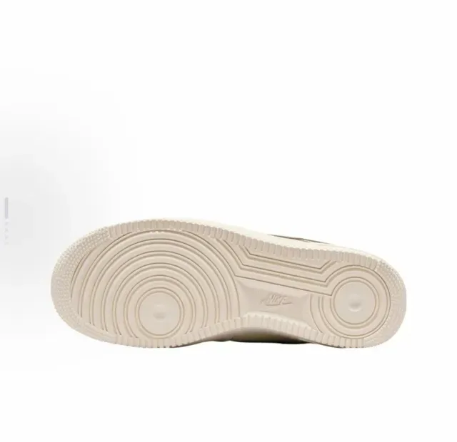 Nike Air Force 1 Beige et Marron Lifestyle Sneakers 6