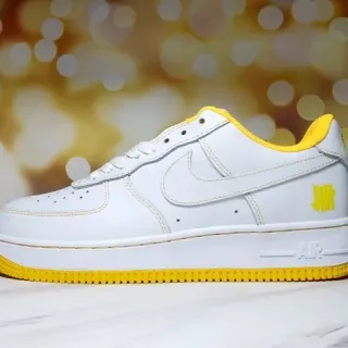 Nike Air Force 1 Low Branco e Amarelo Tênis Lifestyle