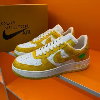 Nike Air Force 1 Amarillo y Blanco Monogram Zapatillas Lifestyle