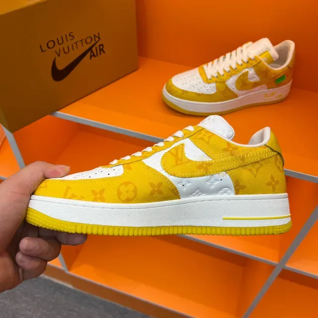 Nike Air Force 1 Jaune et Blanc Monogram Chaussures Lifestyle 3