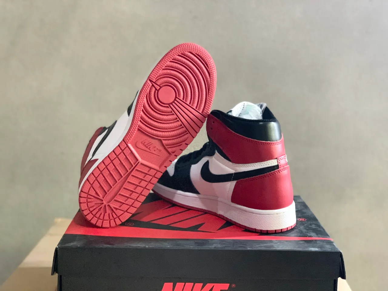 Nike Air Jordan 1 High Black White Red बास्केटबॉल जूते 2