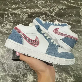 Nike Air Jordan 1 Low دينيم جليتر سووش لايف ستايل سنيكرز