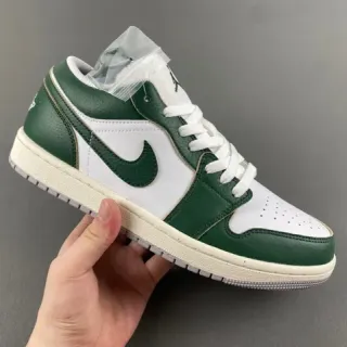 Nike Air Jordan 1 Low Green and White سنيكرز لايف ستايل