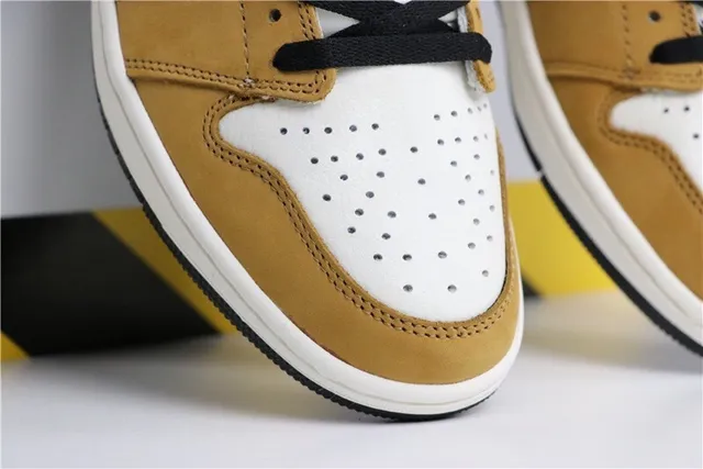 Nike Air Jordan 1 أحذية كرة السلة خردل وأبيض 8