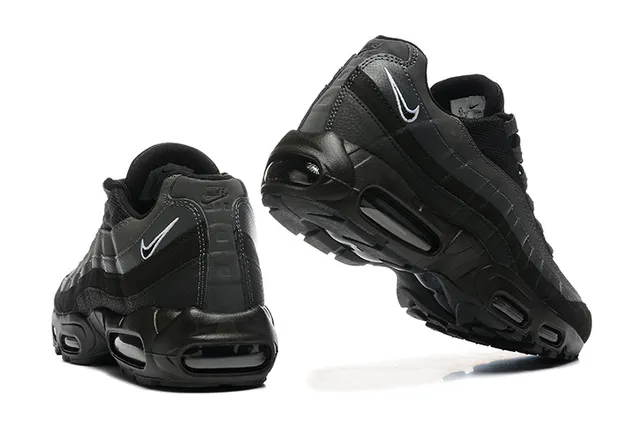Nike Air Max 95 Black Lifestyle Sneakers 3