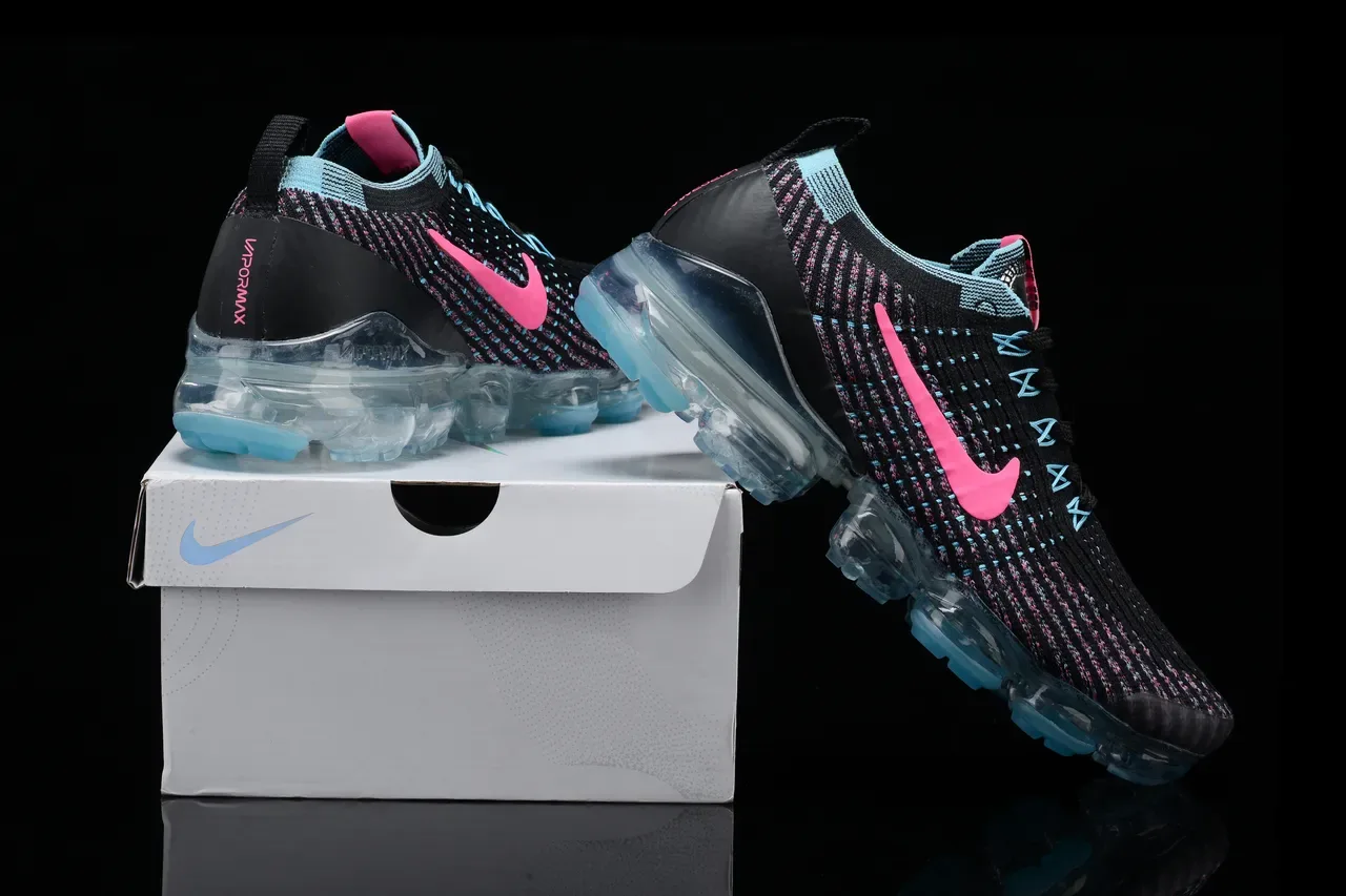 Nike Air VaporMax Flyknit أسود وردي سيان لايف ستايل سنيكرز 16