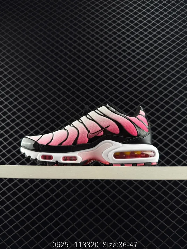 Nike Air VaporMax Plus أسود أحمر تشونكي سنيكرز 3