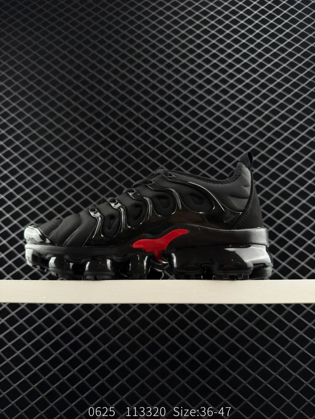 Nike Air VaporMax Plus أسود أحمر تشونكي سنيكرز 6