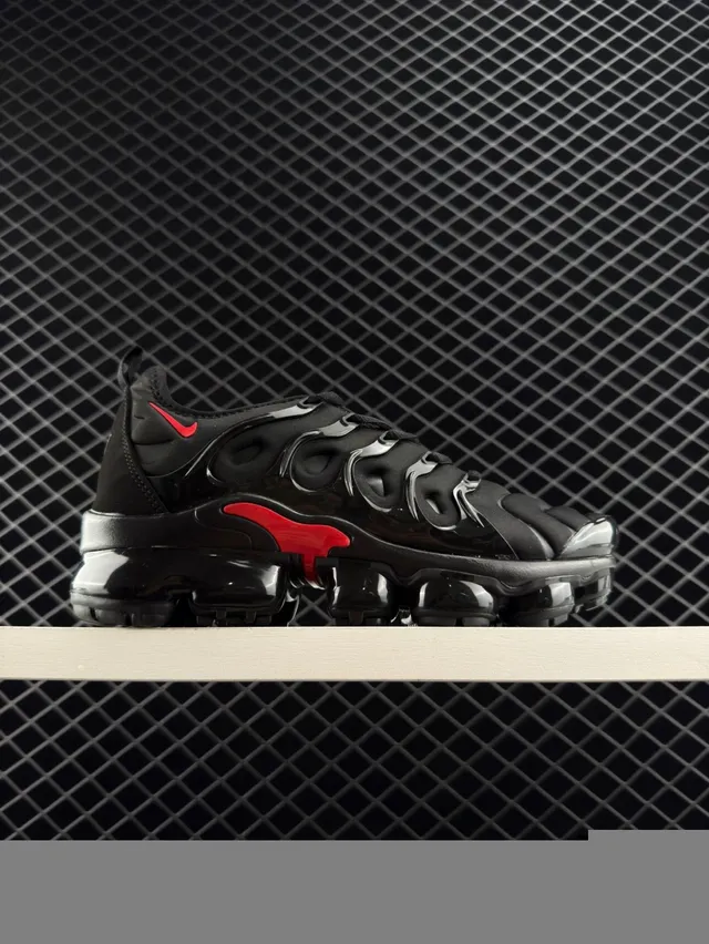 Nike Air VaporMax Plus أسود أحمر تشونكي سنيكرز 7