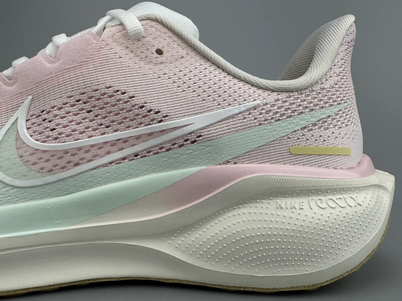 Nike Air Zoom Pegasus Pastel Pink and Mint tênis de corrida 3