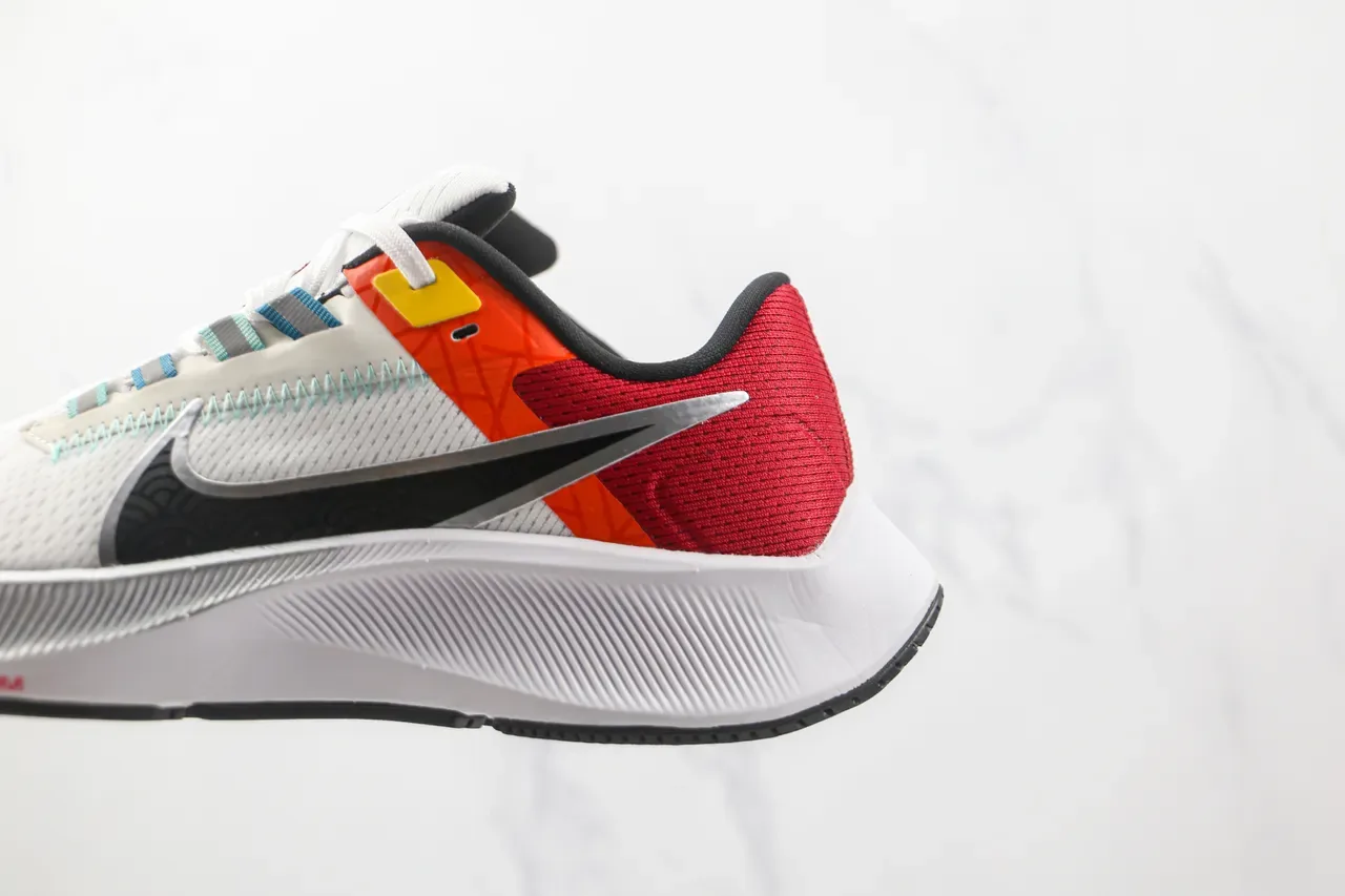 Nike Air Zoom Pegasus सफेद लाल इंजीनियर मेश अपर रिब्ड मिडसोल रनिंग शूज 7