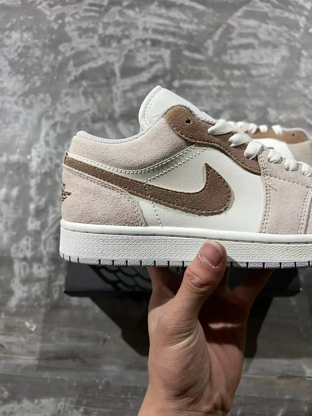 Nike Beige Brown Zapatillas Lifestyle Low-Top Ante-Cuero 7