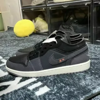 Nike 黑色灰色低帮软垫领生活方式运动鞋