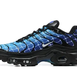 Nike 蓝色 黑色 分层的 合成 笼 渐变 网状图案 鞋面 生活方式 运动鞋