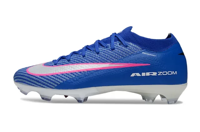 Nike Chaussures de football bleu et rose avec upper knit et col Gripknit surface firm ground 7