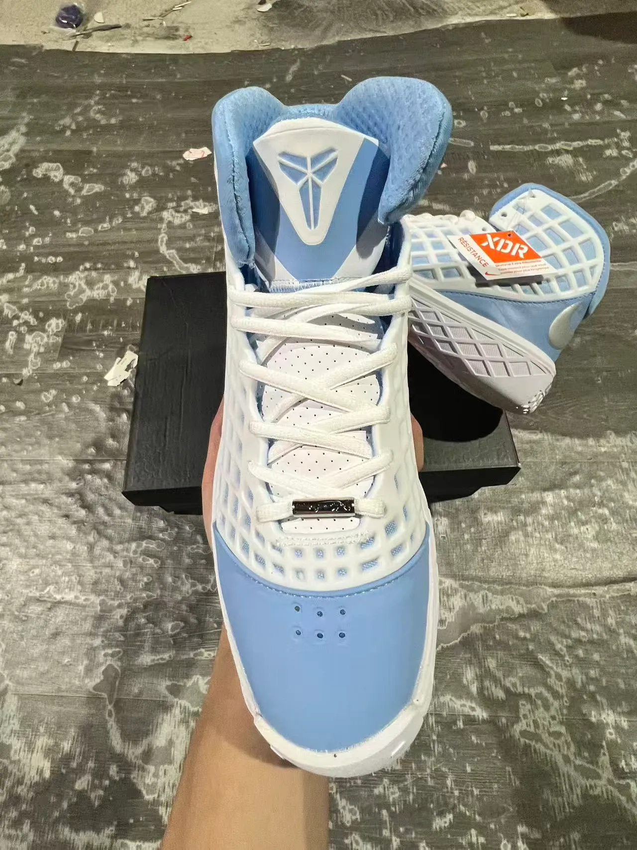 Nike Chaussures de Basketball Bleu Blanc Hautes avec Malla Cage 3