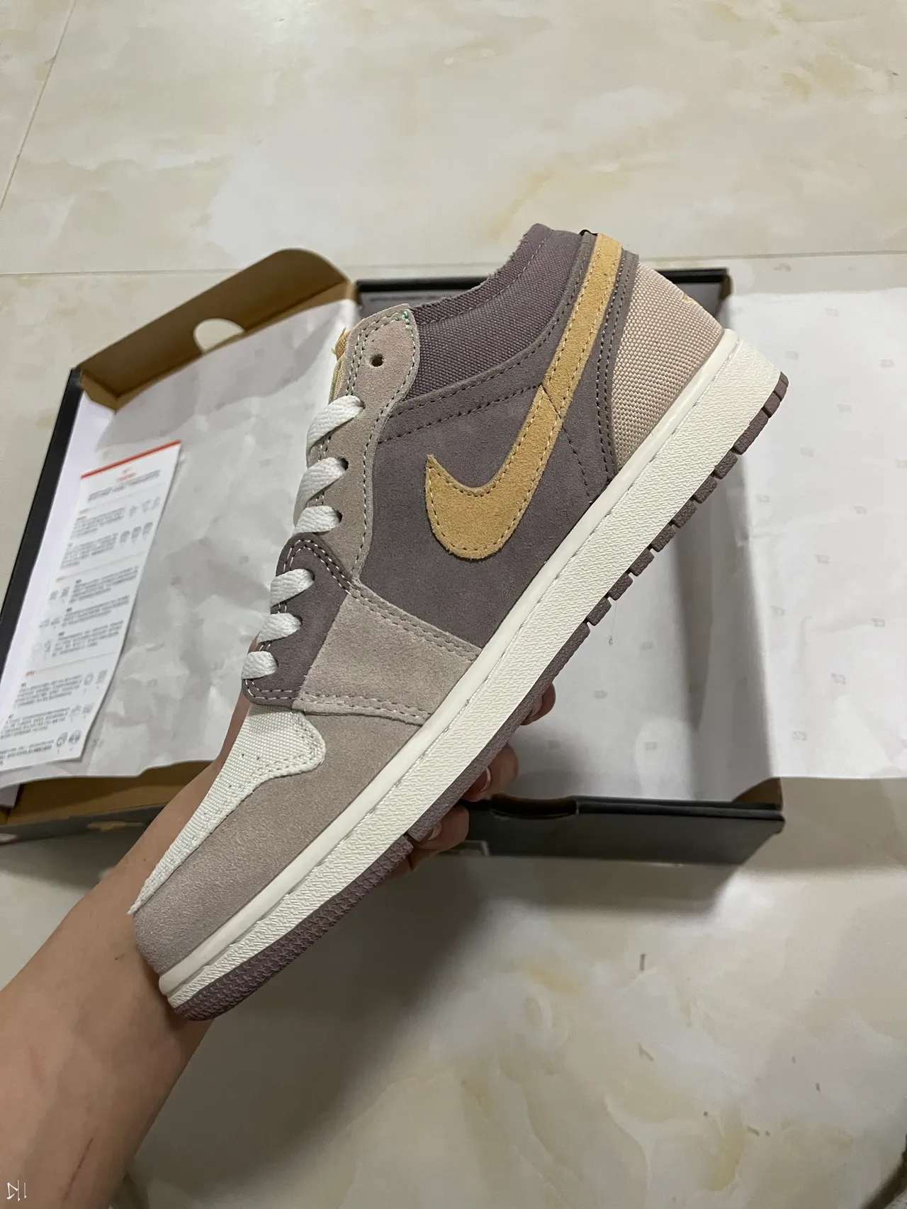 Nike Zapatillas Lifestyle Marron Beige Low-Top Layered Upper Ante-Canvas 4