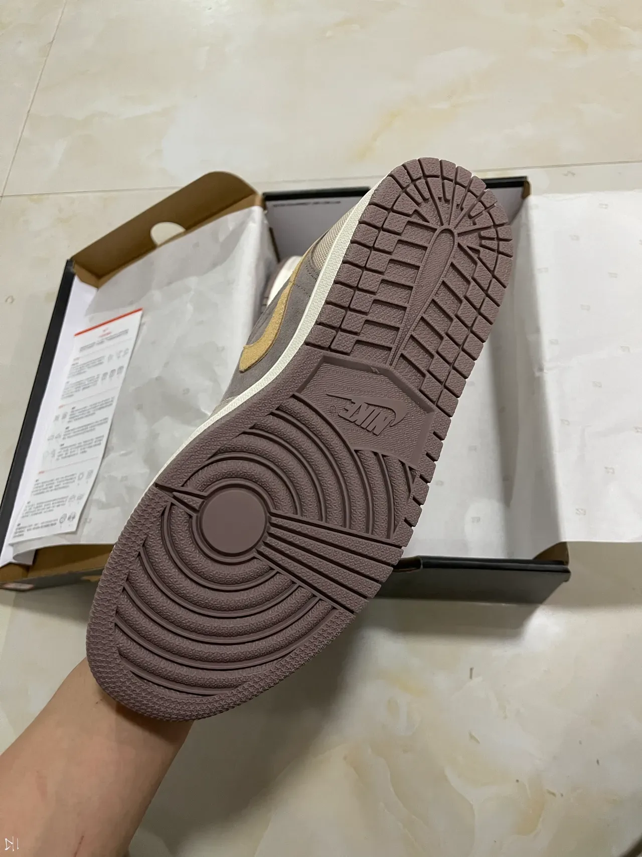 Nike Zapatillas Lifestyle Marron Beige Low-Top Layered Upper Ante-Canvas 5