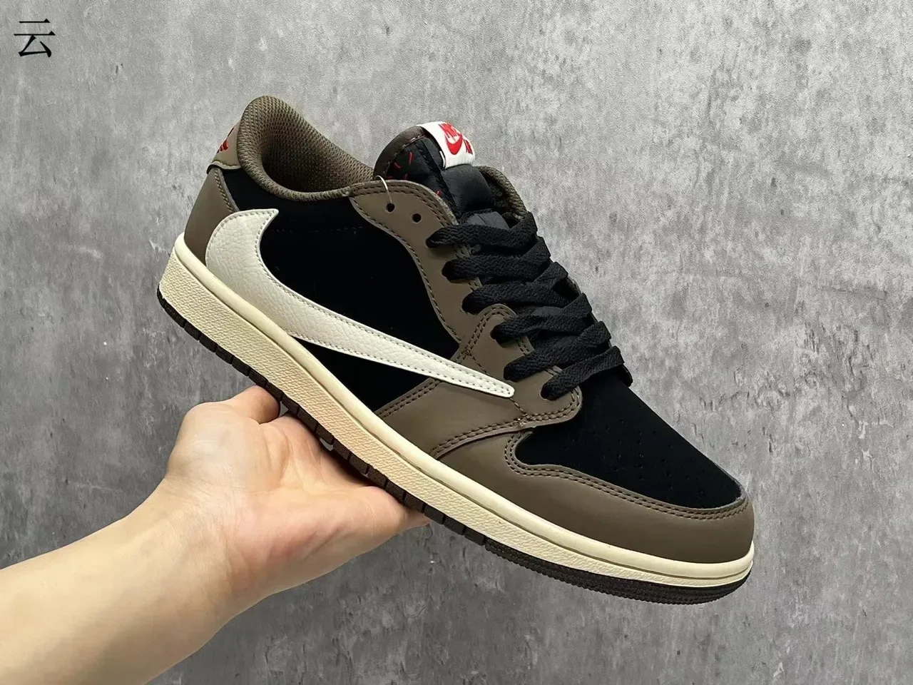 Nike Marrom Preto Low-Top Tênis de Material Misto na Parte Superior 2