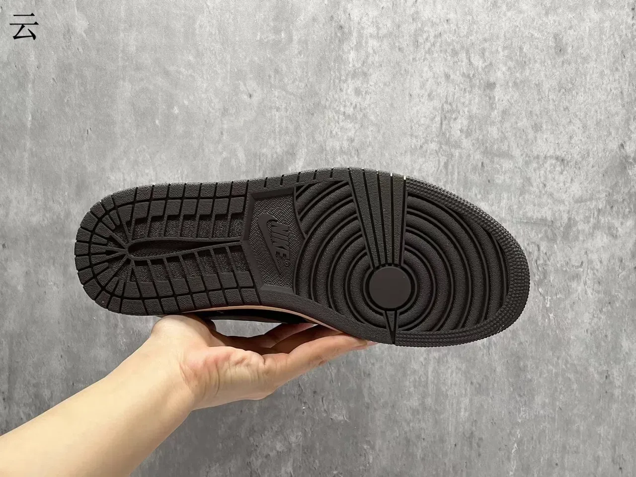 Nike Marrom Preto Low-Top Tênis de Material Misto na Parte Superior 4